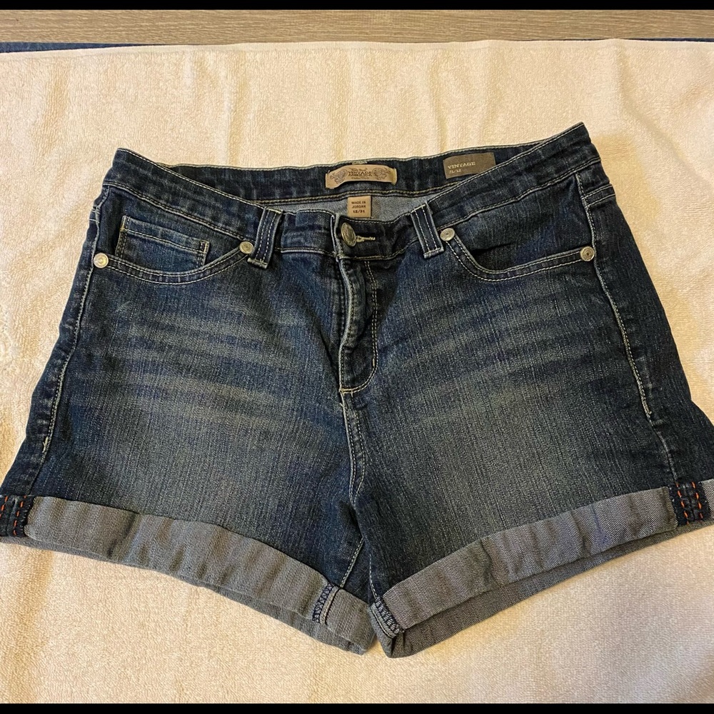 Nine West vintage America collection shorts